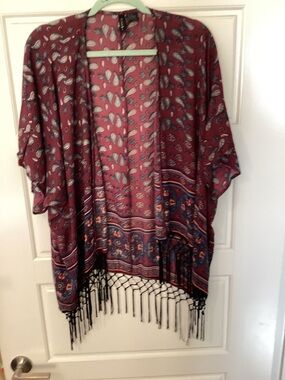 Full Tilt Maroon Paisley Fringe Kimono